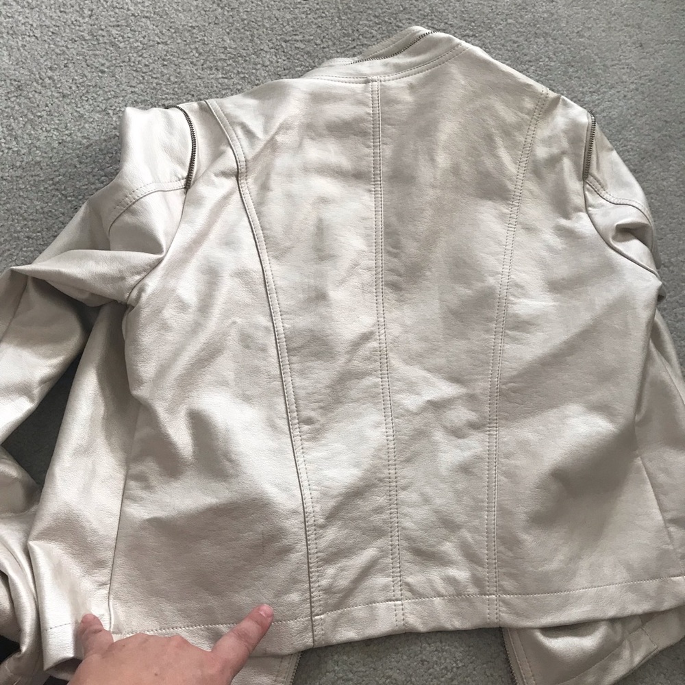 Cream faux leather jacket. - Picture 6 of 7